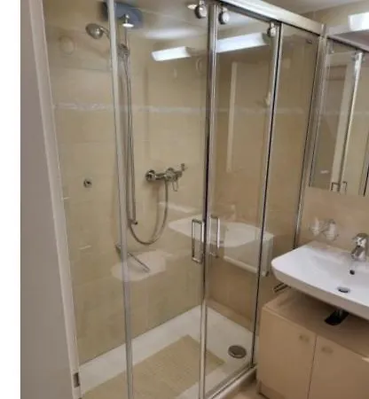 Superbe Etage Eleve Appartement
